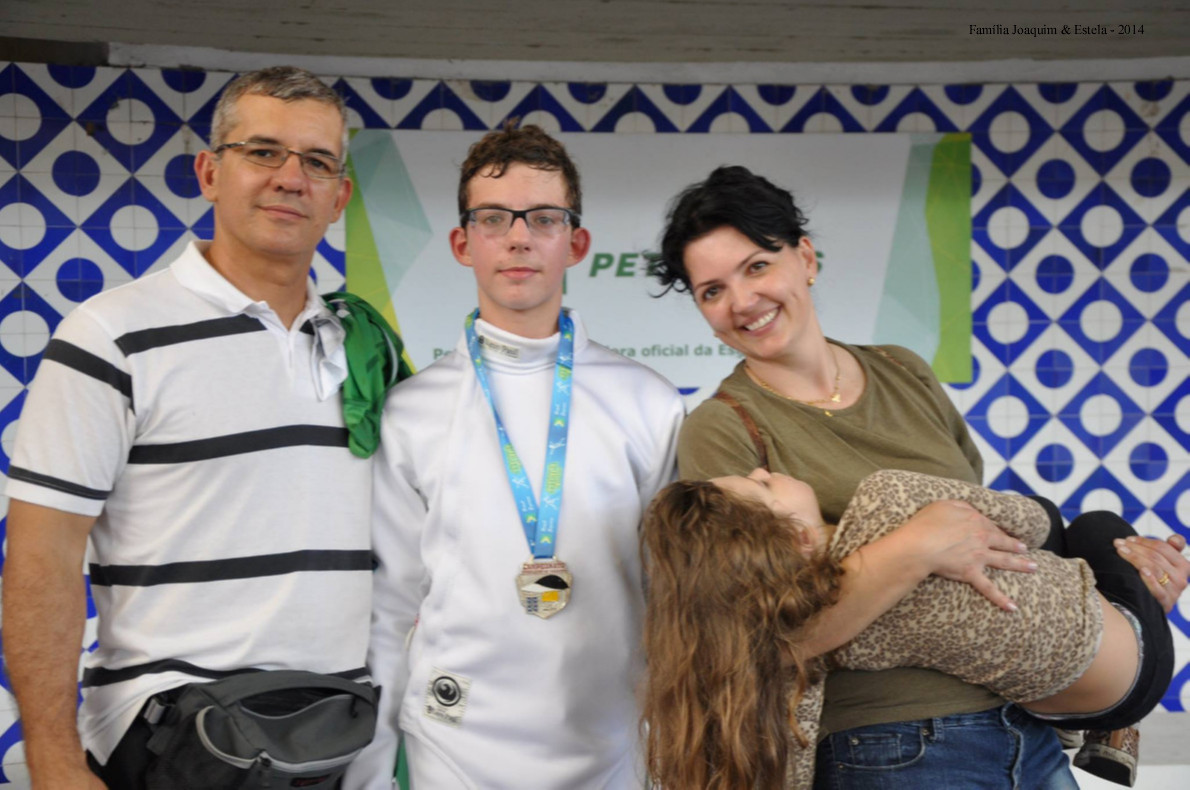 Família Joaquim & Estela - 2014.jpg