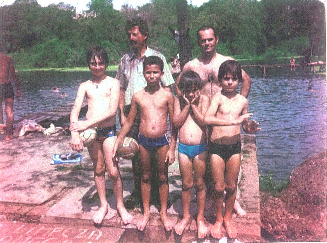 Zequita e netos - 1977.jpg