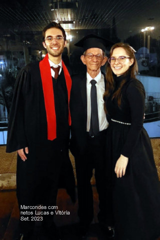 Tio Conde e netos - Set. 2023.jpg