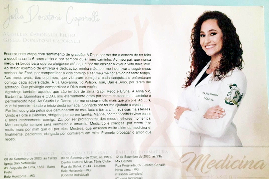 Formatura Julia medicina -2020.jpg