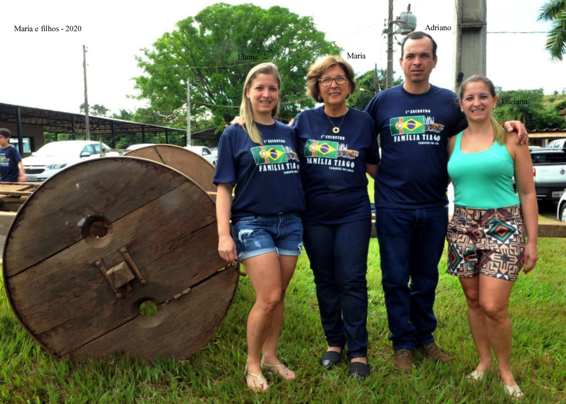 Maria e filhos - 2020.jpg