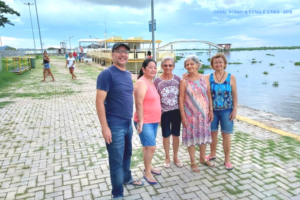 Casal Ronny & Kenia e 3 tias - 2017.jpg