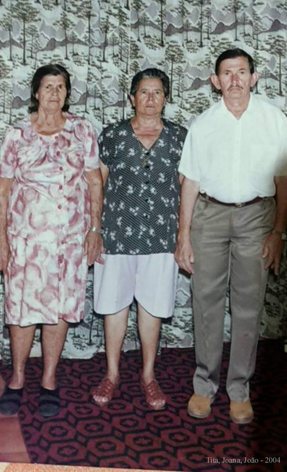Tita, Joana, João - 2004.jpg