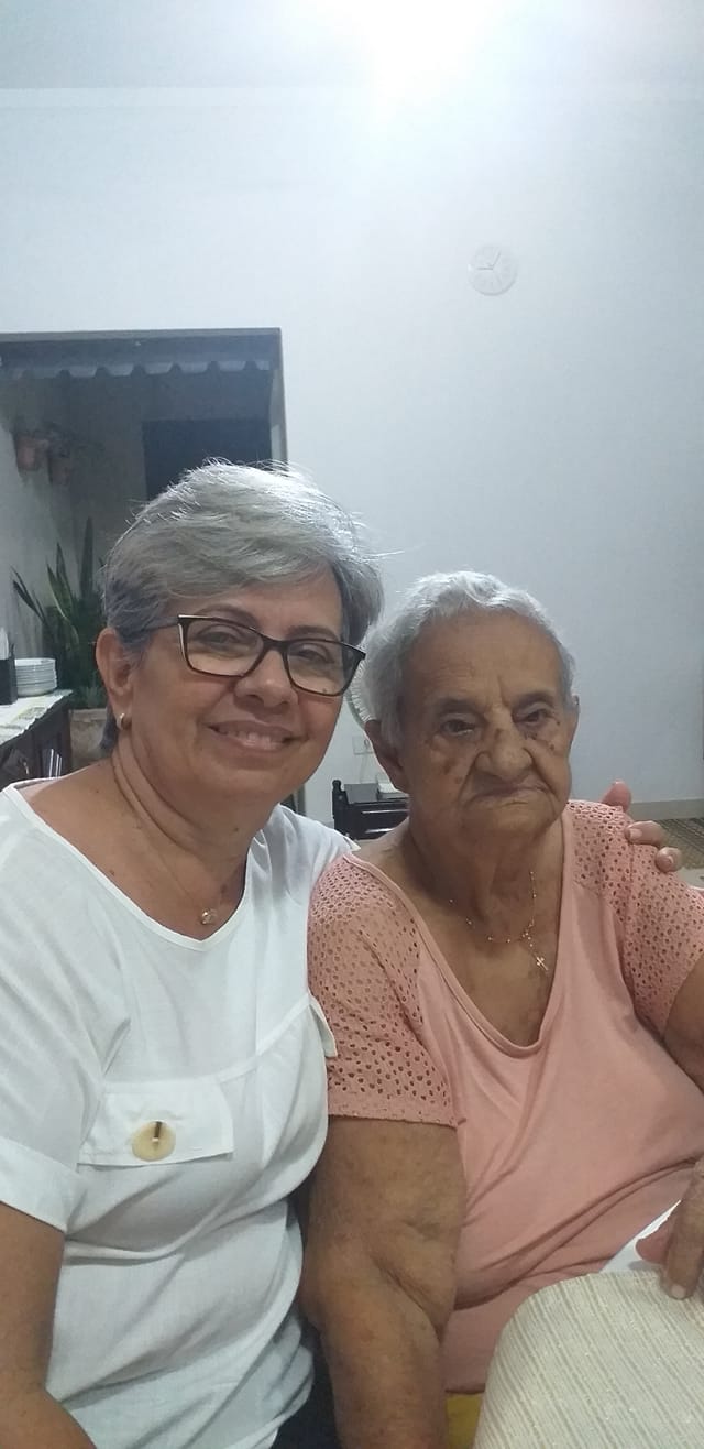 Maria de Fátima, Olíria (mãe) - Mar. 2021.jpg