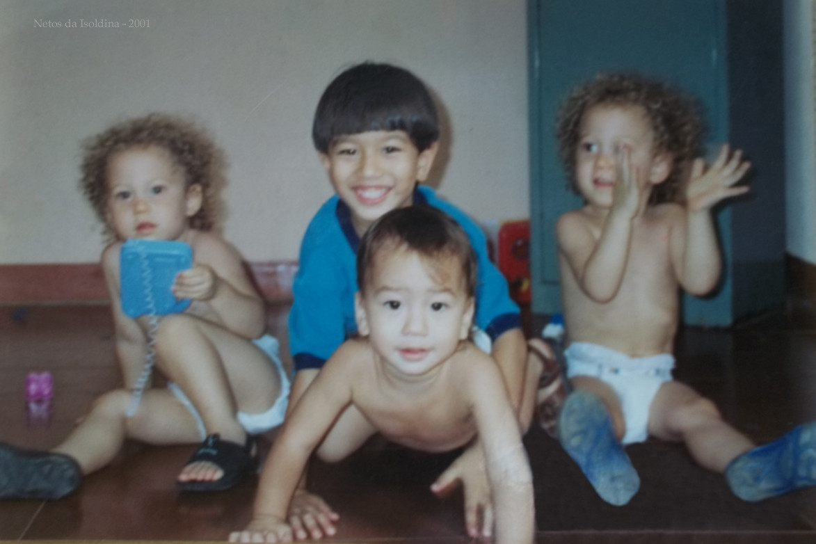 Netos da Isoldina - 2001.jpg